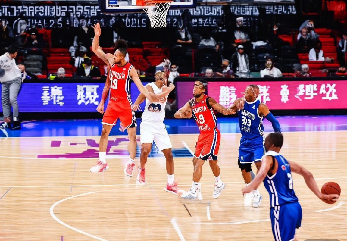 CBA季后赛精彩对决：广厦逆袭山东，赛后反思与展望